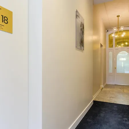 Novallure Margaretha - Short Rijswijk