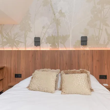 Novallure Margaretha - Short 3*