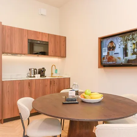 Novallure Margaretha - Short 3*