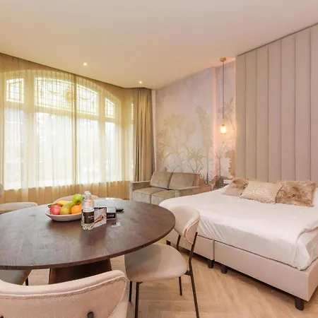 Novallure Margaretha - Short Rijswijk