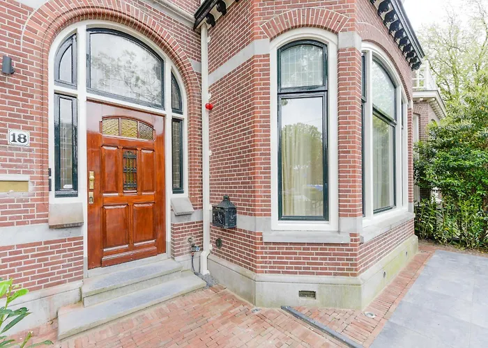 Novallure Margaretha - Short Rijswijk