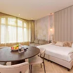 Novallure Margaretha - Short Rijswijk