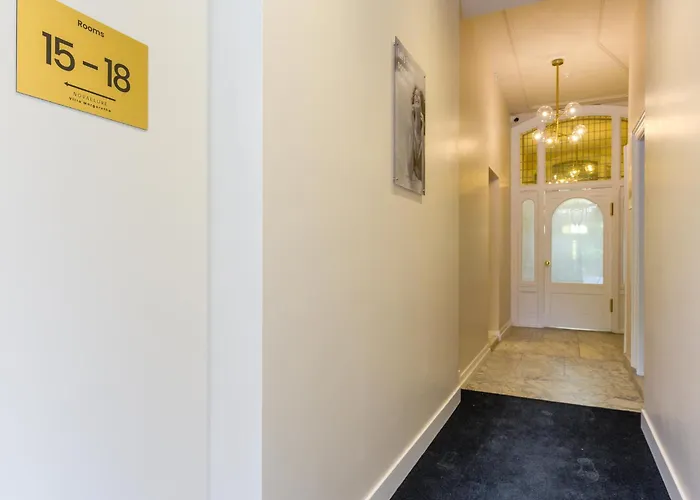 Novallure Margaretha - Short Rijswijk