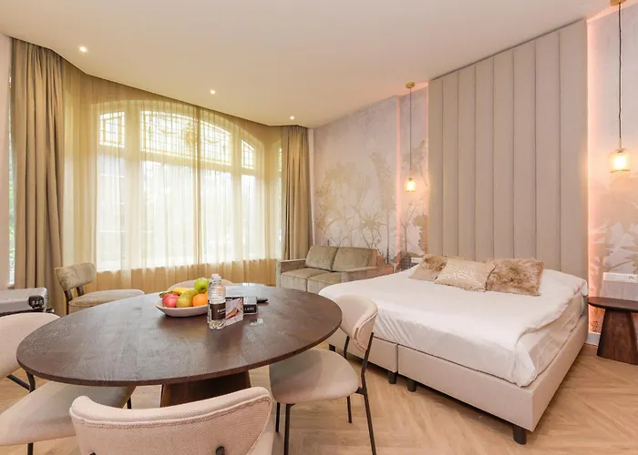 Novallure Margaretha - Short